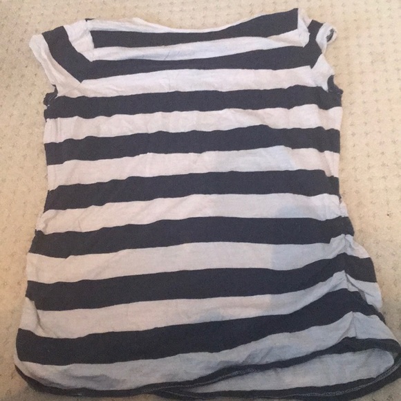 Maternity v-neck t shirt - Picture 2 of 2